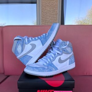 Jordan 1 Retro High OG size 9.5.